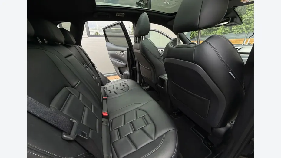 NISSAN Qashqai -