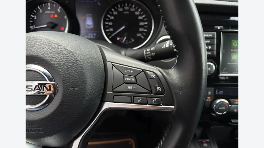 NISSAN Qashqai -