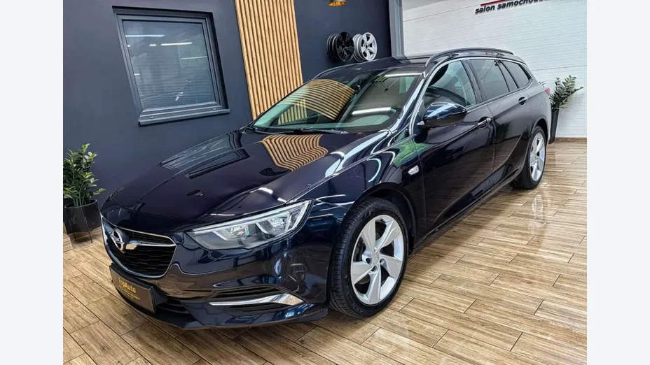 OPEL Insignia -