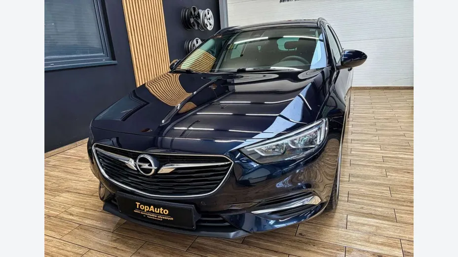 OPEL Insignia -