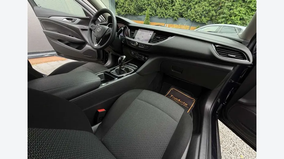 OPEL Insignia -