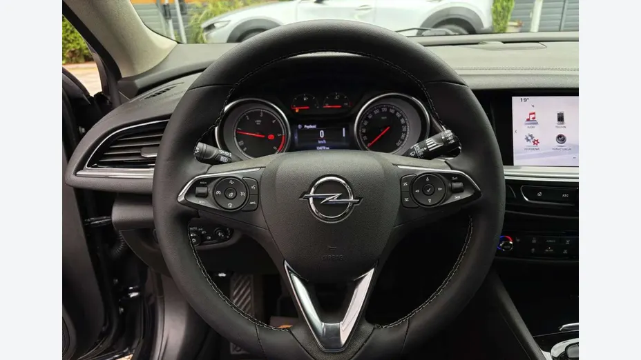 OPEL Insignia -