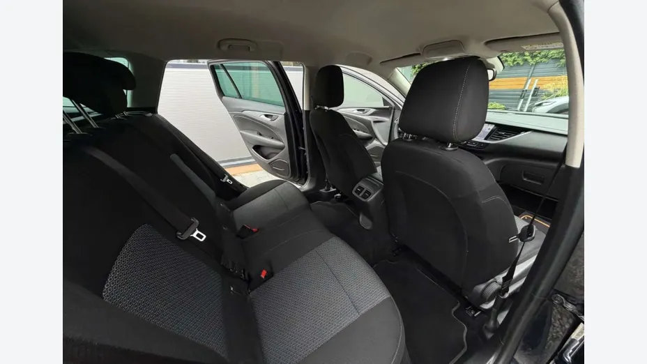 OPEL Insignia -