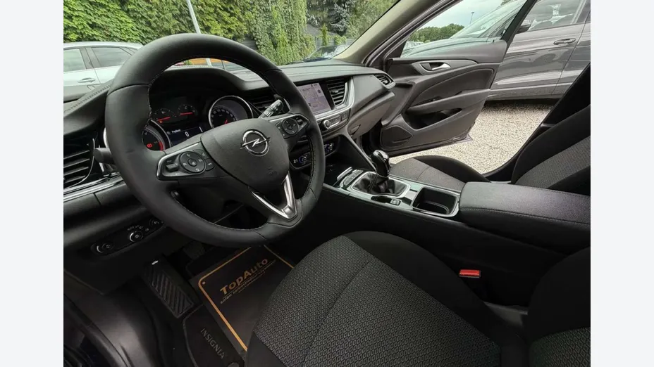 OPEL Insignia -