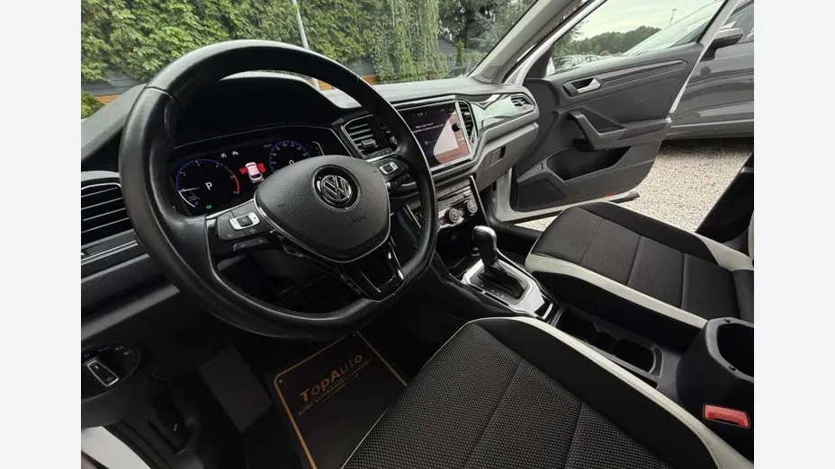 VOLKSWAGEN T-ROC -