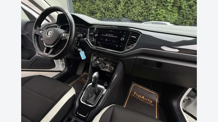 VOLKSWAGEN T-ROC -