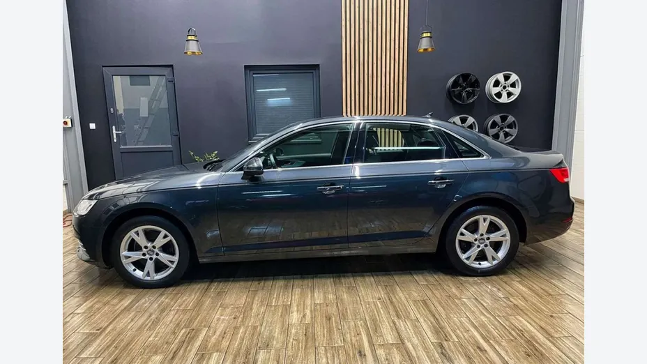 AUDI A4 -