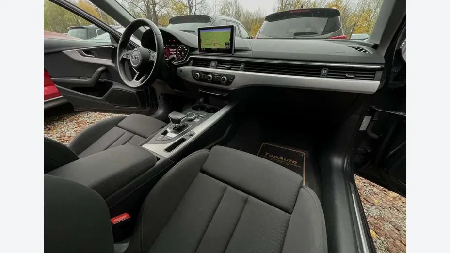 AUDI A4 -