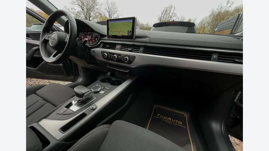 AUDI A4 -