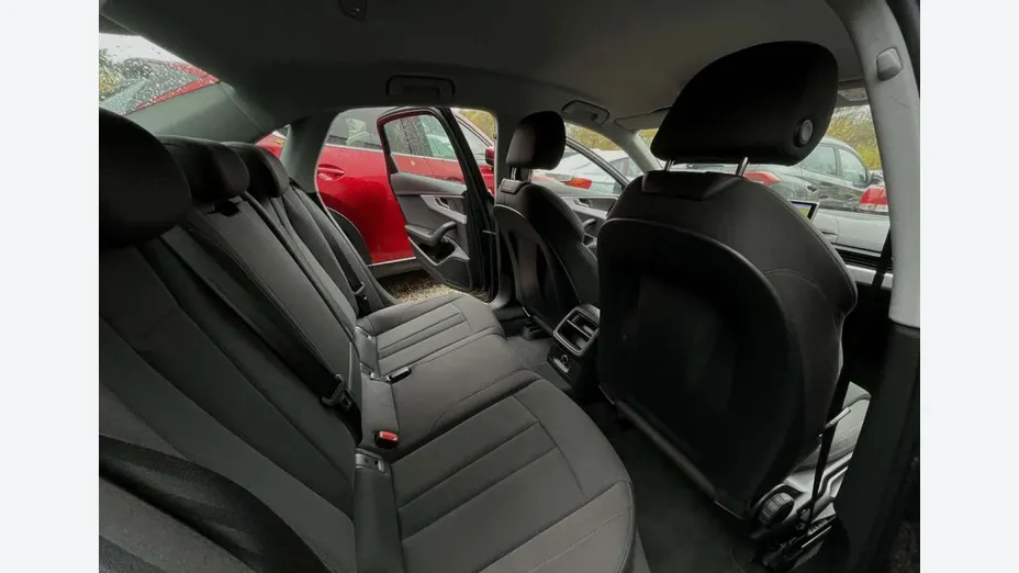 AUDI A4 -