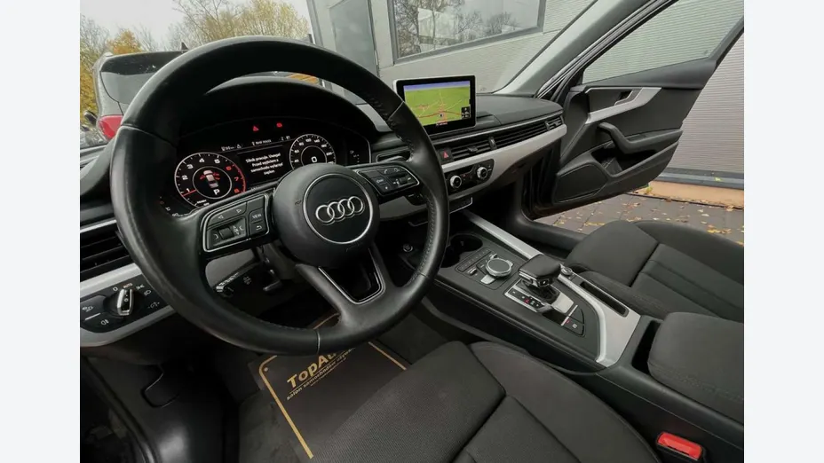 AUDI A4 -