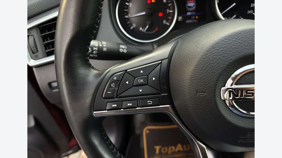 NISSAN Qashqai -