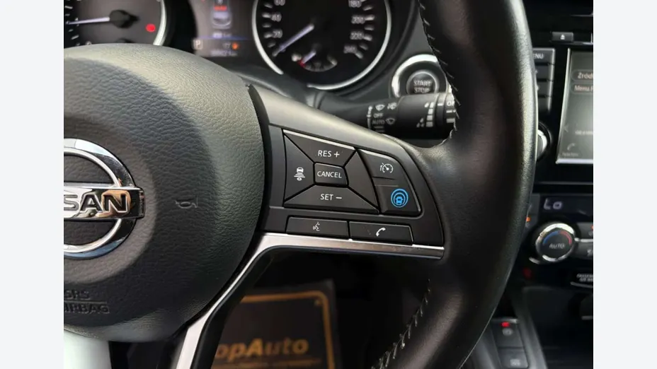 NISSAN Qashqai -