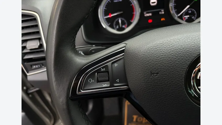 SKODA Karoq -