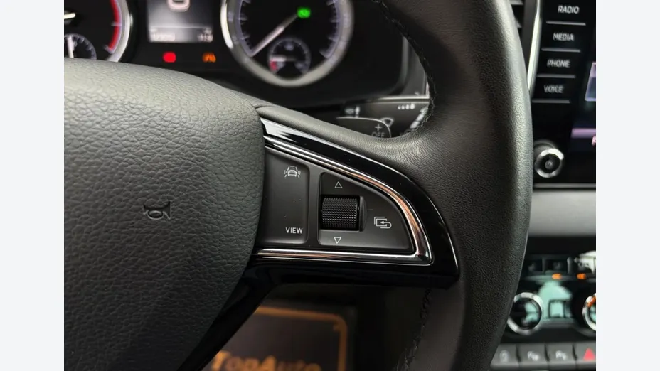 SKODA Karoq -