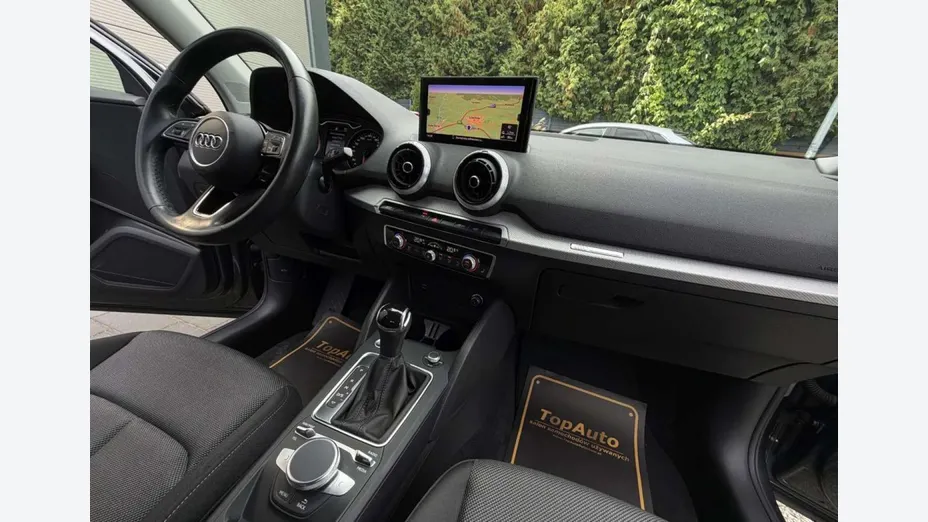 AUDI Q2 -