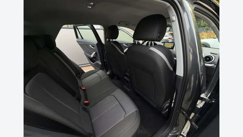 AUDI Q2 -