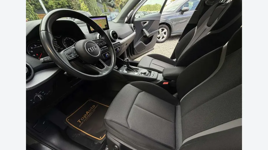 AUDI Q2 -