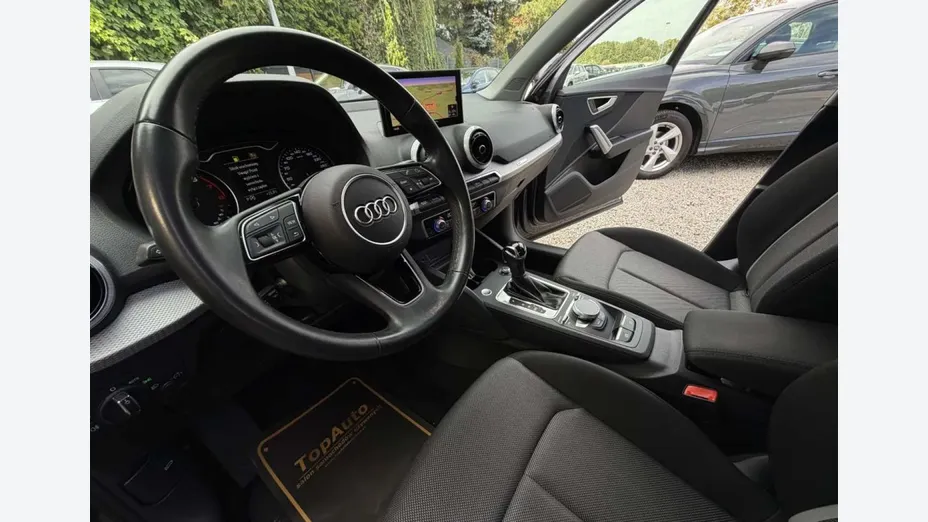 AUDI Q2 -