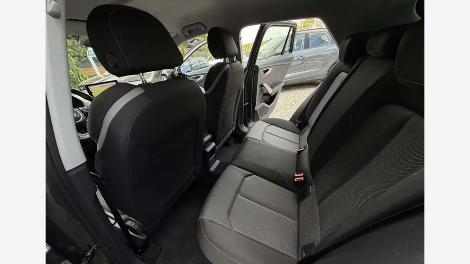 AUDI Q2 -