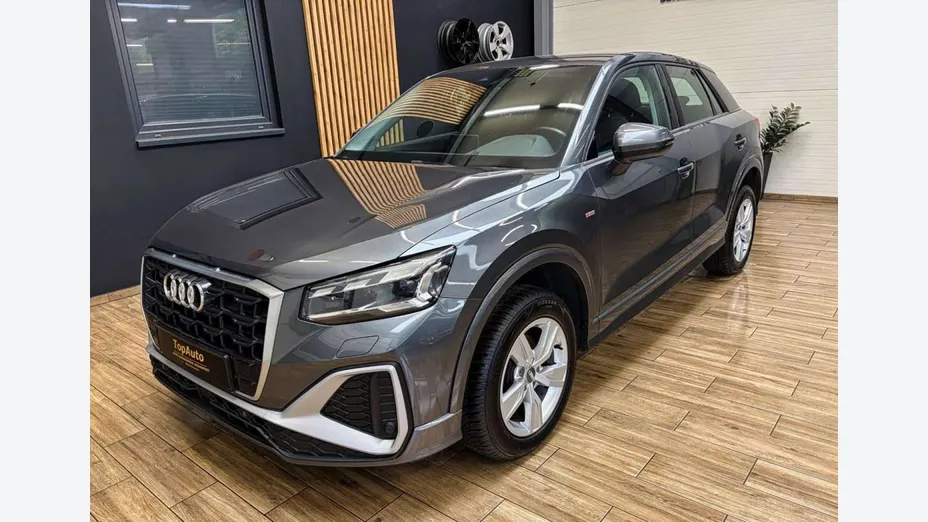 AUDI Q2 -