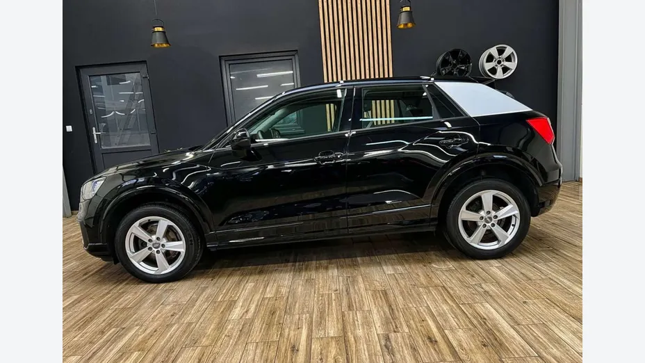 AUDI Q2 -
