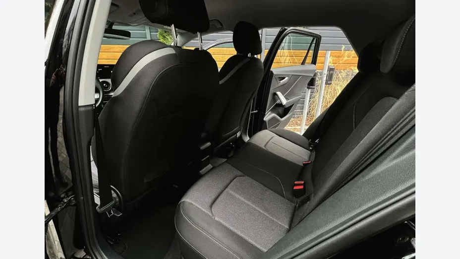 AUDI Q2 -