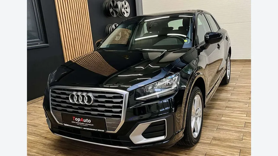 AUDI Q2 -