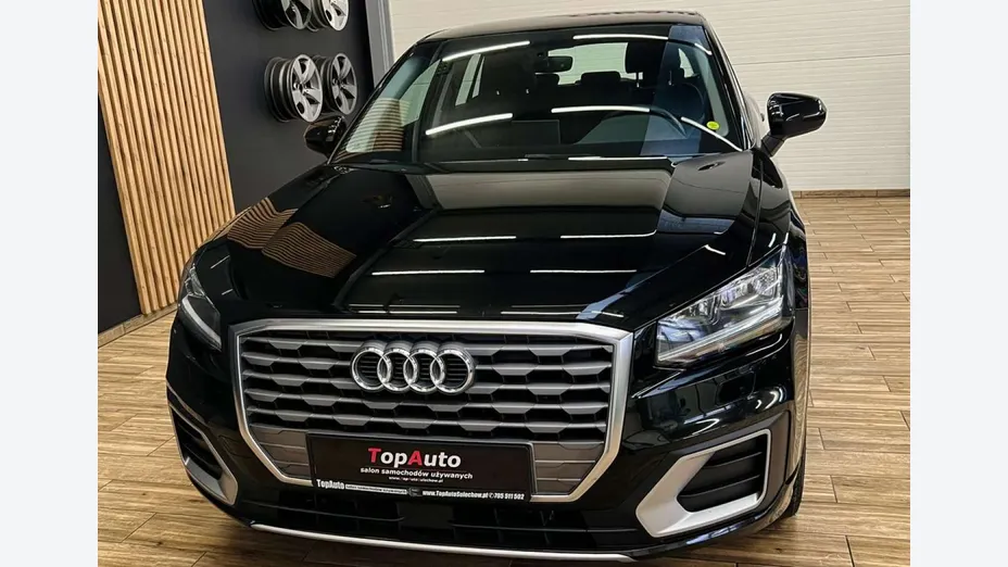 AUDI Q2 -