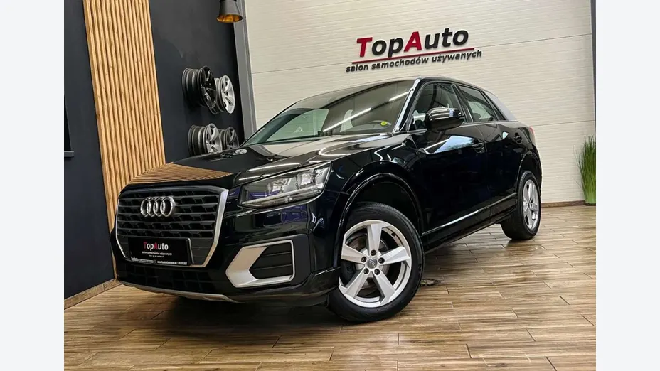 AUDI Q2 -