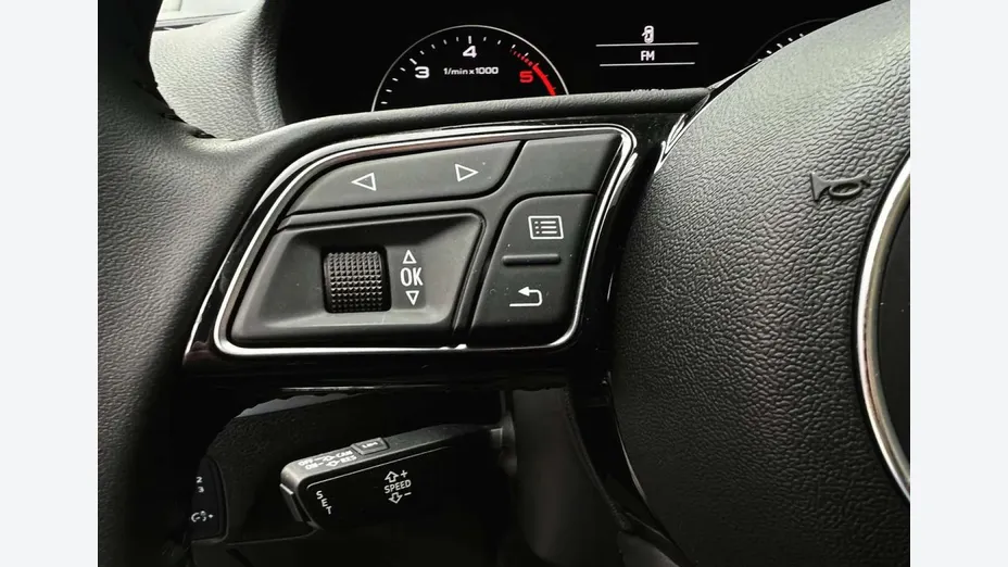 AUDI Q2 -