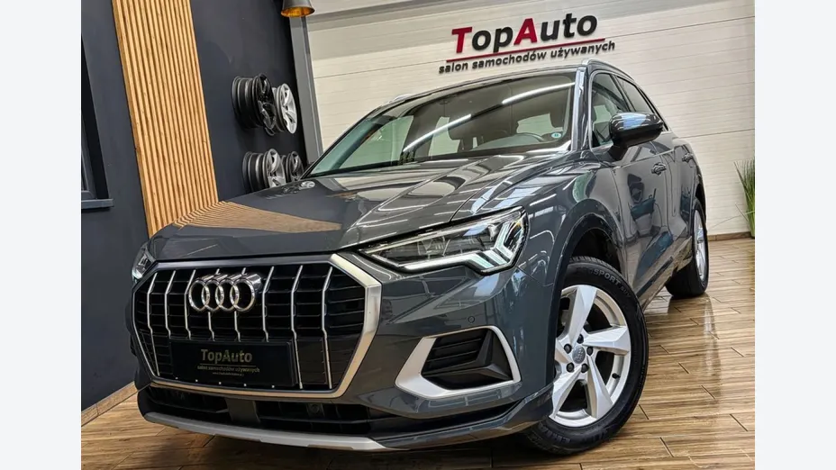 AUDI Q3 -
