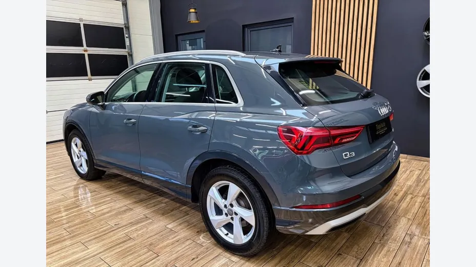 AUDI Q3 -