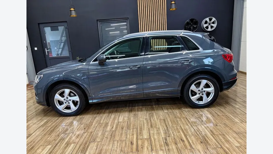 AUDI Q3 -