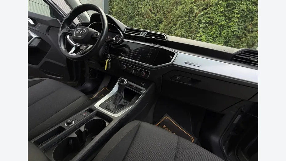 AUDI Q3 -