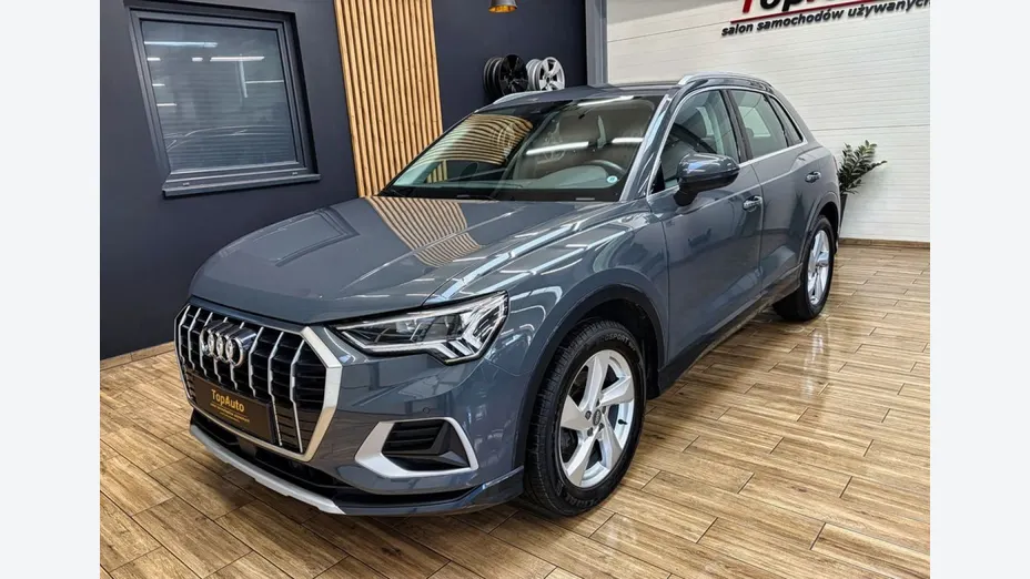 AUDI Q3 -