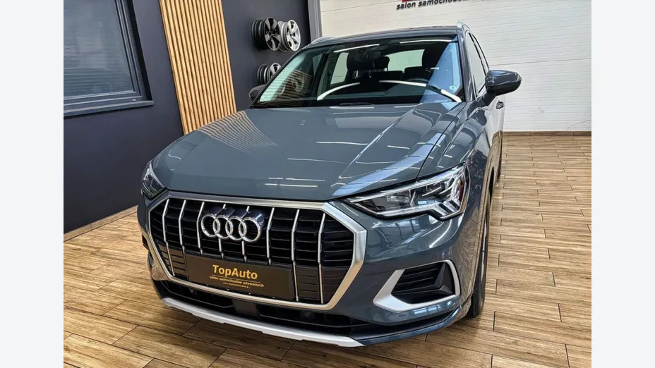 AUDI Q3 -