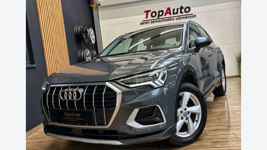 AUDI Q3 -