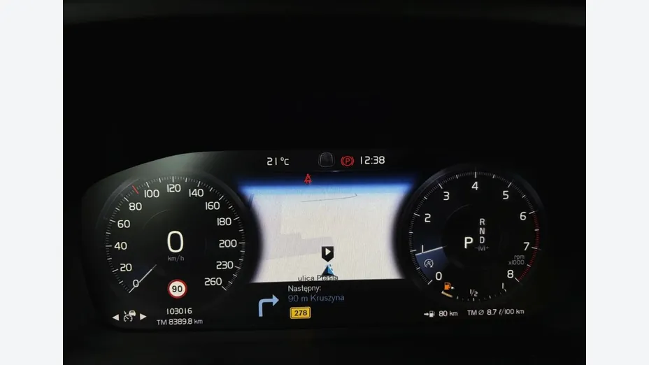 VOLVO XC40 -
