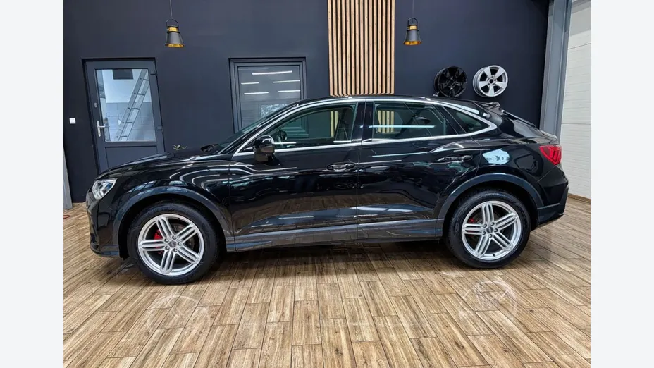 AUDI Q3 Sportback -