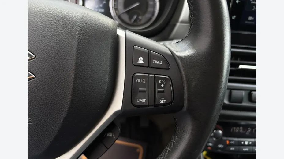 SUZUKI SX4 -