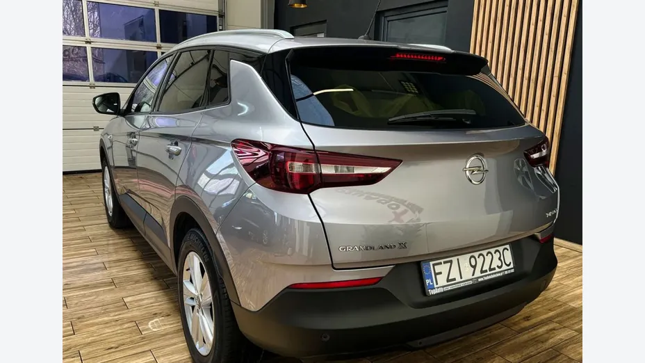 OPEL Grandland X -