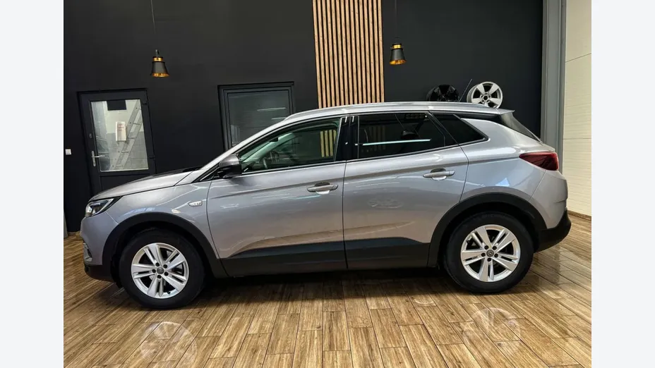OPEL Grandland X -