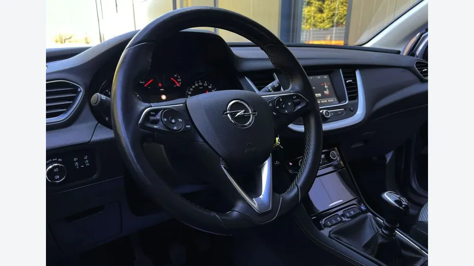 OPEL Grandland X -