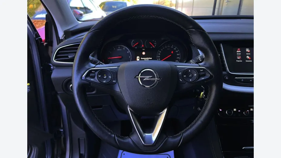 OPEL Grandland X -