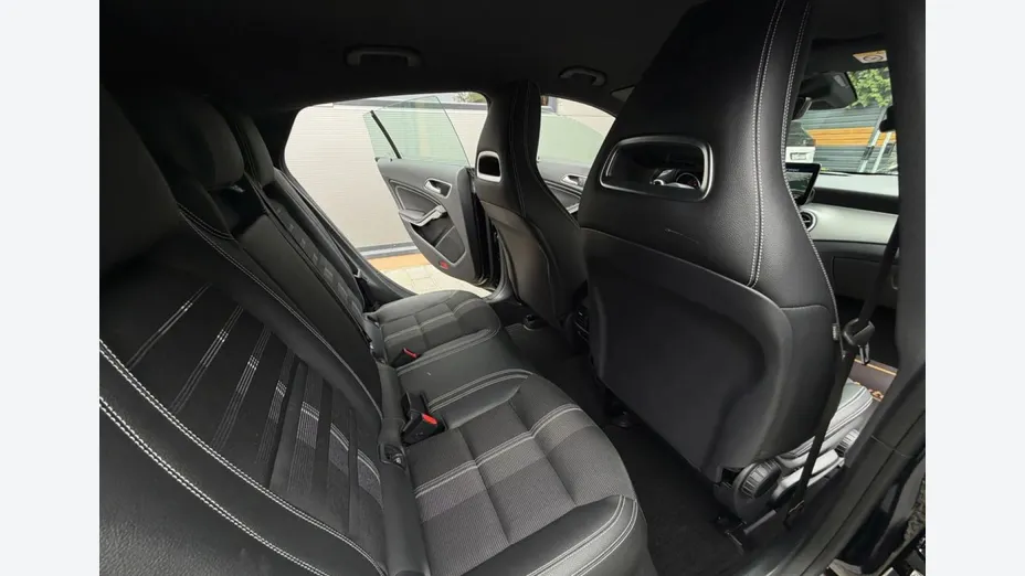 MERCEDES-BENZ CLA -