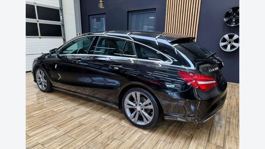 MERCEDES-BENZ CLA -
