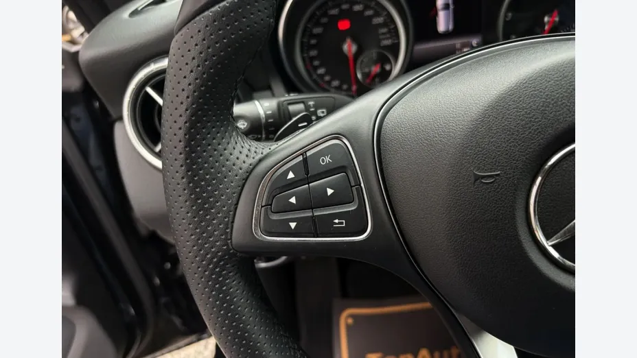 MERCEDES-BENZ CLA -