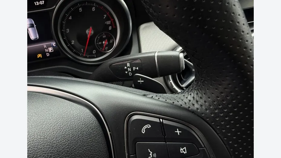MERCEDES-BENZ CLA -