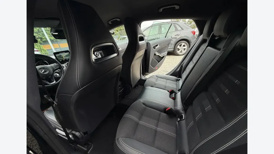 MERCEDES-BENZ CLA -
